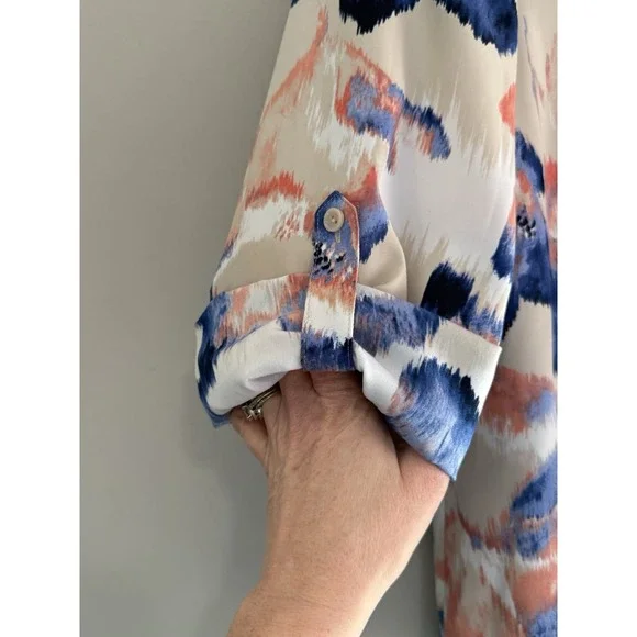 Chicos 2 Abstract Floral Blouse Top V Neck Roll Tab Slv Flowy Silky Satin Large - Picture 15 of 16